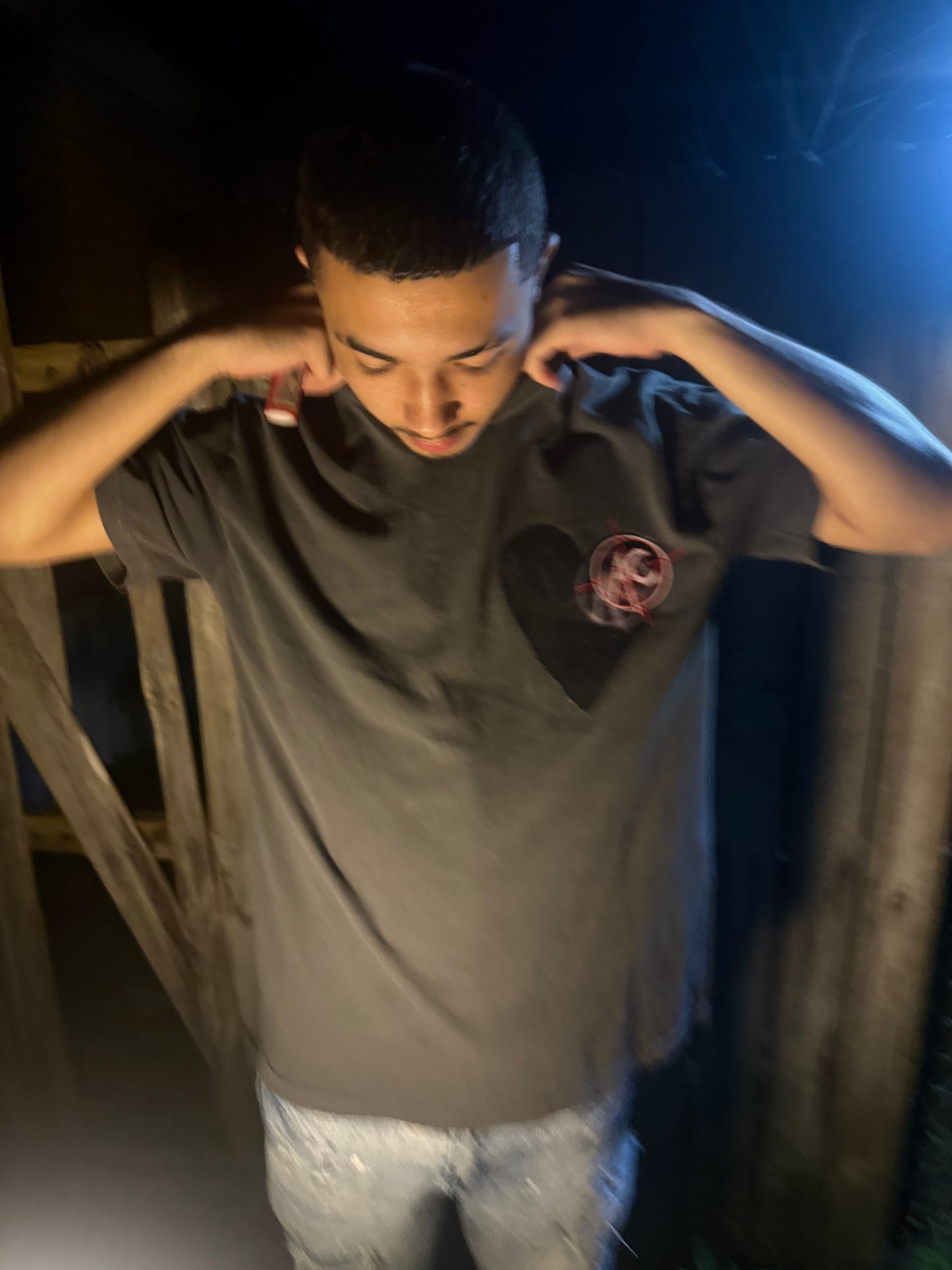 BLACK HEART TEE / GREY